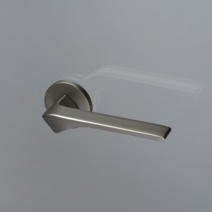 Дверная ручка на розетке Extreza AURA-R16-F20 (AURA 134) матовый никель