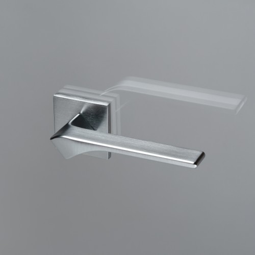 Дверная ручка на розетке Extreza AURA-R15-F05 (AURA 134) матовый хром
