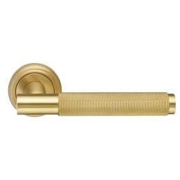 Дверная ручка Extreza Classic "TUBA" 126 круглая розетка R01 матовая латунь глянец F07