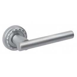 Дверная ручка Extreza CLASSIC "PIVOT" 132 на круглом основании R02 матовый хром F05