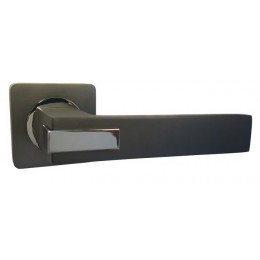 Дверная ручка Renz на квадратной розетке "Катания" INDH 301-02 MBN/CP матовый чёрный никель/хром блестящий