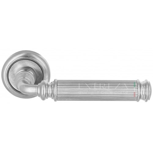 Дверная ручка Extreza BENITO-R01-F05 (BENITO 307) матовый хром
