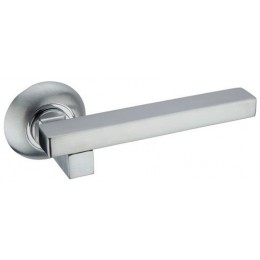 Дверная ручка на круглой розетке ADDEN BAU Modern A104 Chrome хром