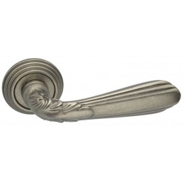 Дверная ручка на круглой розетке ADDEN BAU Fiore V207 Aged silver состаренное серебро