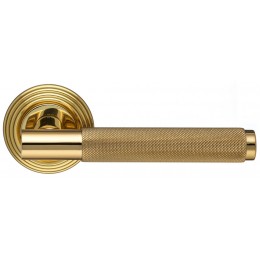 Дверная ручка Extreza Classic "TUBA" 126 круглая розетка R05 полированная латунь F01