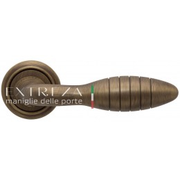 Дверная ручка Extreza "MIREL" (Мирел) 316 на розетке R01 матовая бронза F03