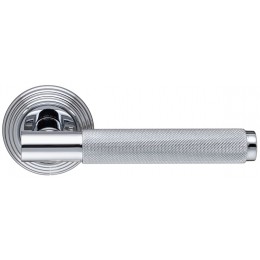 Дверная ручка Extreza Classic "TUBA" 126 круглая розетка R05 полированный хром F04